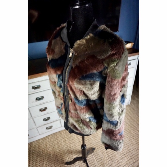 Anthropologie Camo Faux Fur Bomber Jacket New L - Picture 8 of 13
